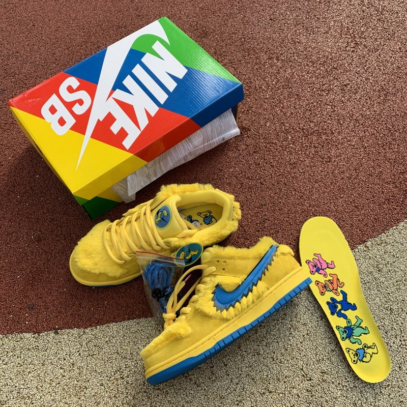 grateful dead yellow bear nike