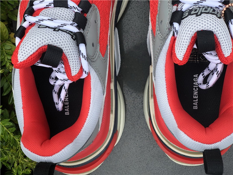 Ba*len*cia*ga triple s shoes