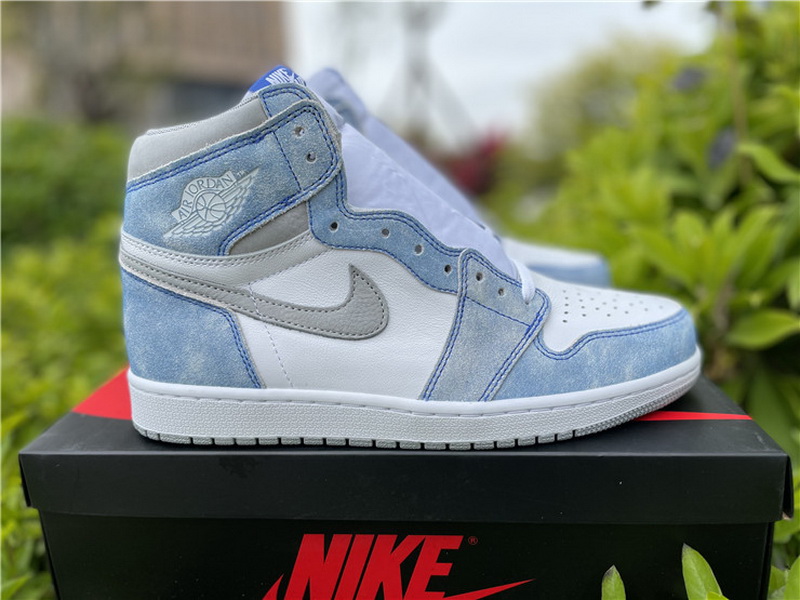 Authentic Air Jordan 1 High “Hyper Royal”