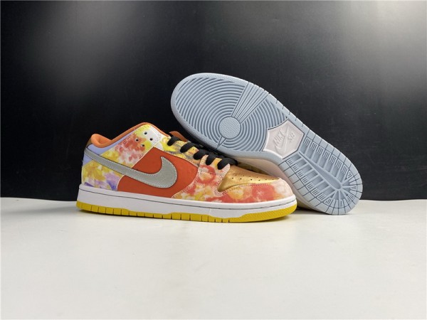 Nike Dunk SB Low Street Hawker