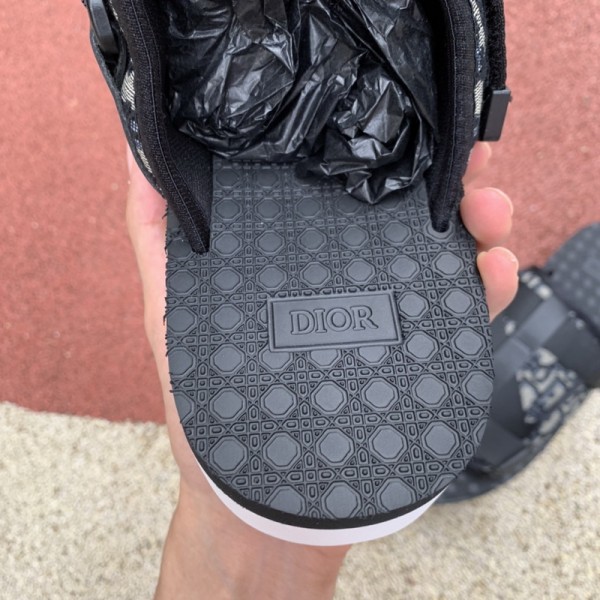 US 150.00 Dior Alpha Sandal Oblique www.omgow.ru