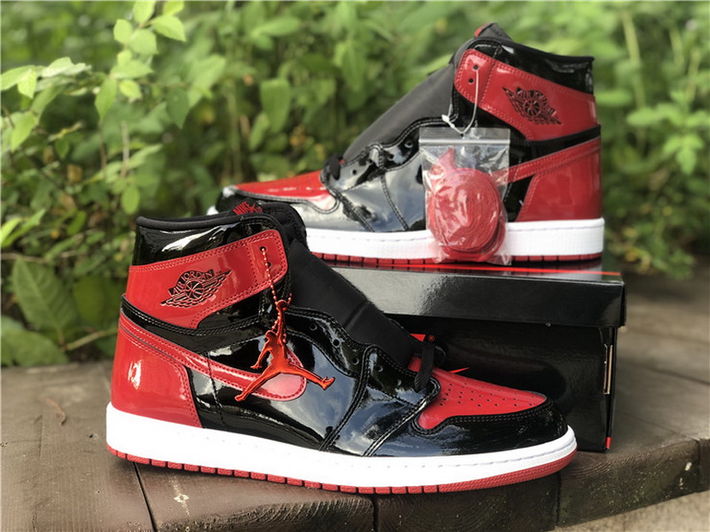 Air Jordan 1 High OG “Bred Patent” GS