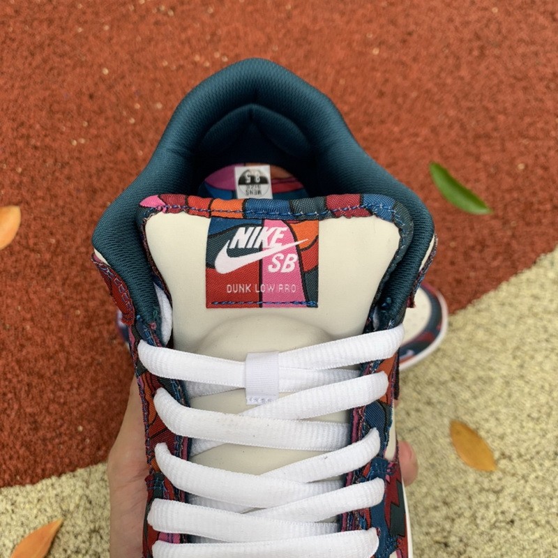 abstract art dunks on feet