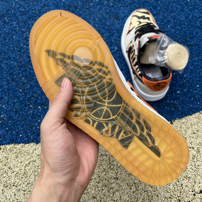Jordan 1 Low OG Year of the Tiger