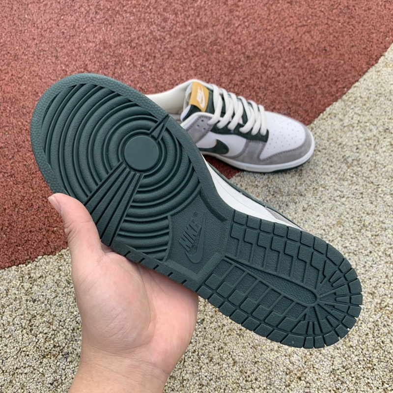 Otomo Katsuhiro x Nike SB Dunk Low “Steamboy OST”