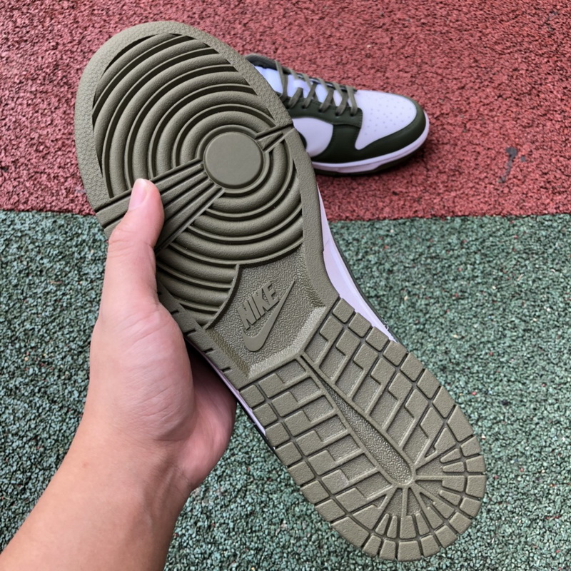 Nike Dunk Low Medium Olive