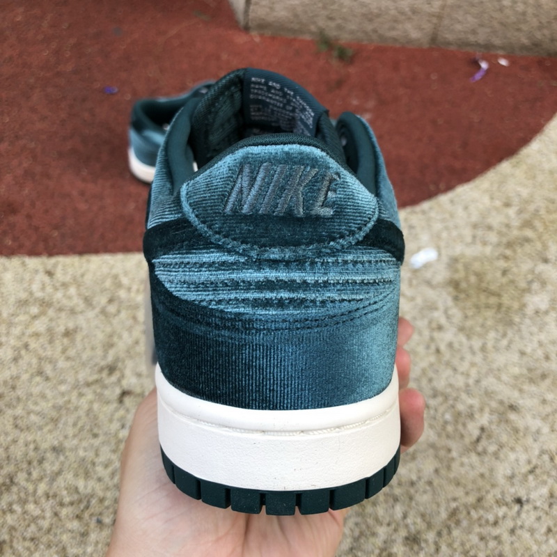 Nike Dunk Low Green Velvet