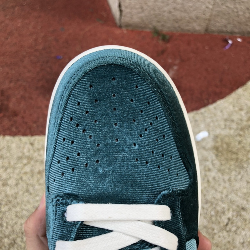 Nike Dunk Low Green Velvet