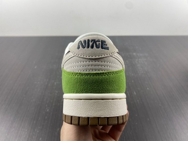 Nike SB Dunk Low Shoes