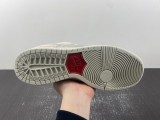 Nike SB Dunk Low City of Love