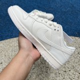 Nike Dunk Low x supreme BB8675-104