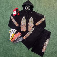 Buy shoes, pants and clothes, contact customer service