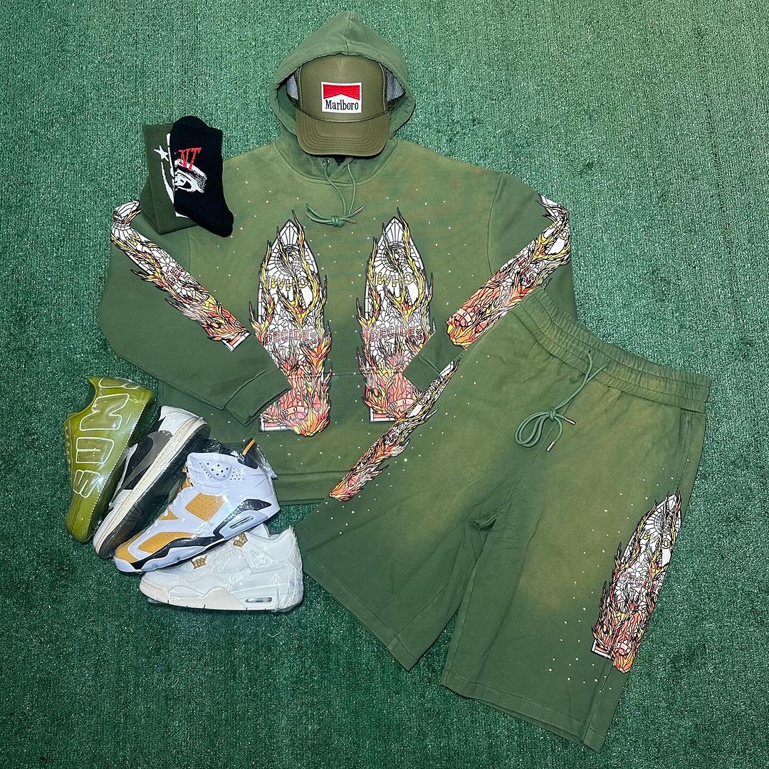 Buy shoes, pants and clothes, contact customer service