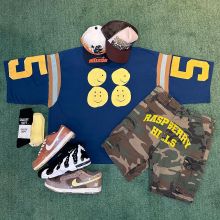 Buy shoes, pants and clothes, contact customer service