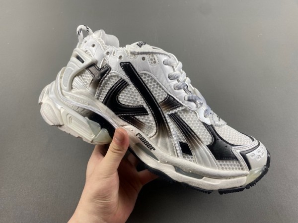  Balenciaga Runner Shoes