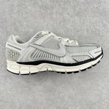  Nike Zoom Vomero 5 Photon Dust Metallic Silver 