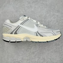 Nike Zoom Vomero 5 Platinum Tint