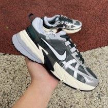 Nike V2K Run Vintage Green