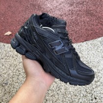  New Balance 1906U Triple Black