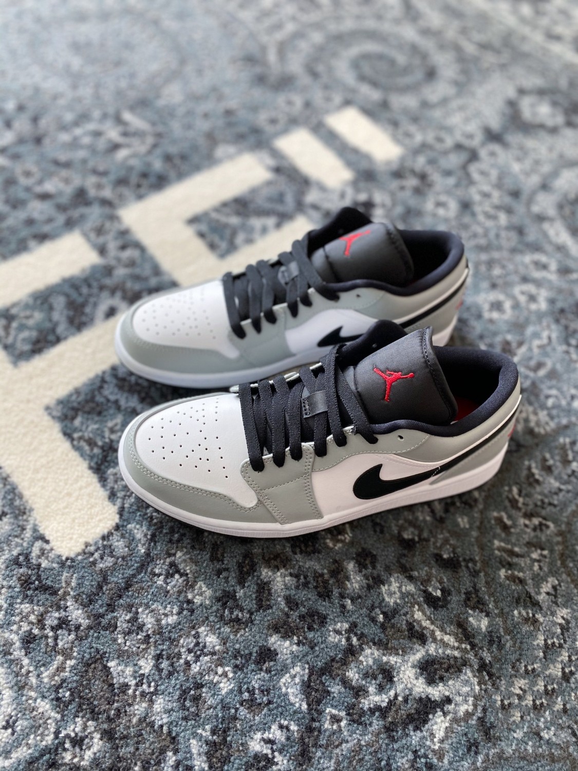 aj1 atmosphere grey