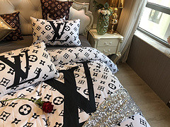 $100 A-306 Material:cotton  Four-piece set  size:1pc Duvet cover(200x230cm) +1pc bedsheet(240x250cm)+2pcs pillow case(45x74cm)