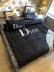 $100 A-313 Material:cotton  Four-piece set  size:1pc Duvet cover(200x230cm) +1pc bedsheet(240x250cm)+2pcs pillow case(45x74cm)