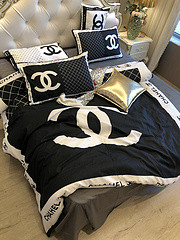 $100 A-310 Material:cotton  Four-piece set  size:1pc Duvet cover(200x230cm) +1pc bedsheet(240x250cm)+2pcs pillow case(45x74cm)