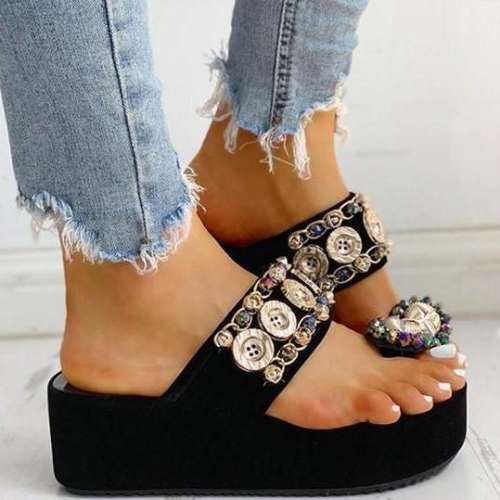 Women's fashion flip-flop sandals