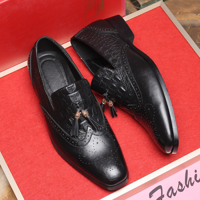 Slip-On Low-Cut Upper Round Toe Tassel Elegant Men's Dress Shoes
