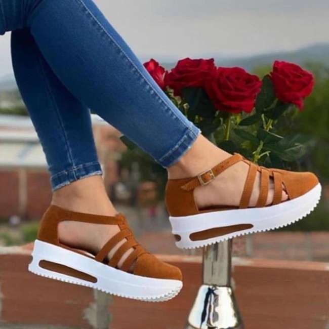block heel pointed ankle boots