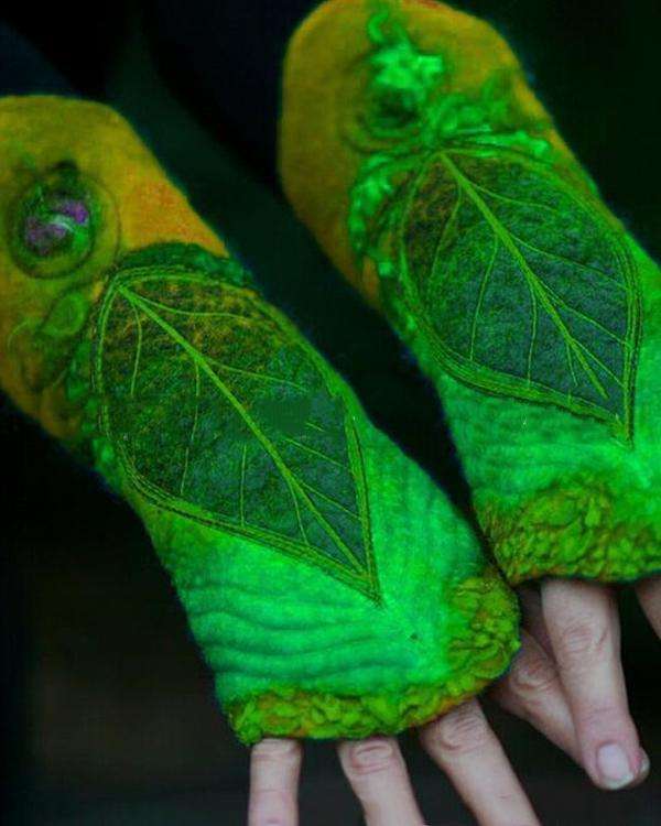 Women Vintage Printed Leaf Gloves