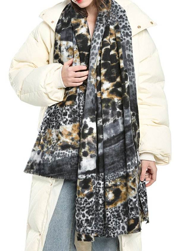 Cashmere Leopard Print Thermal Scarf