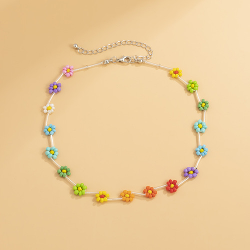 Color Gradient Small Daisy Necklace