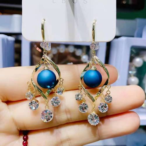 Shiny Spiral Diamond Earrings