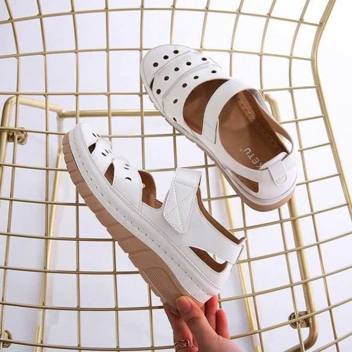 Women Retro Hollow Shoes Casual Breathable Round Toe Wedges Design