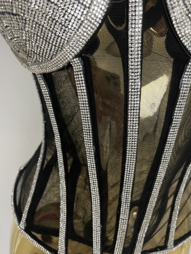 Fashionable and sexy strapless fishbone rhinestone vest top