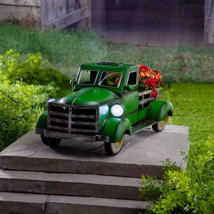 Retro Style Solar Pickup Truck Garden Decoration