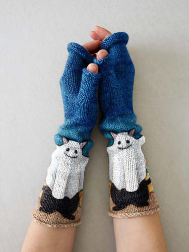 Black Cat Plays Ghost Print Knit Fingerless Gloves