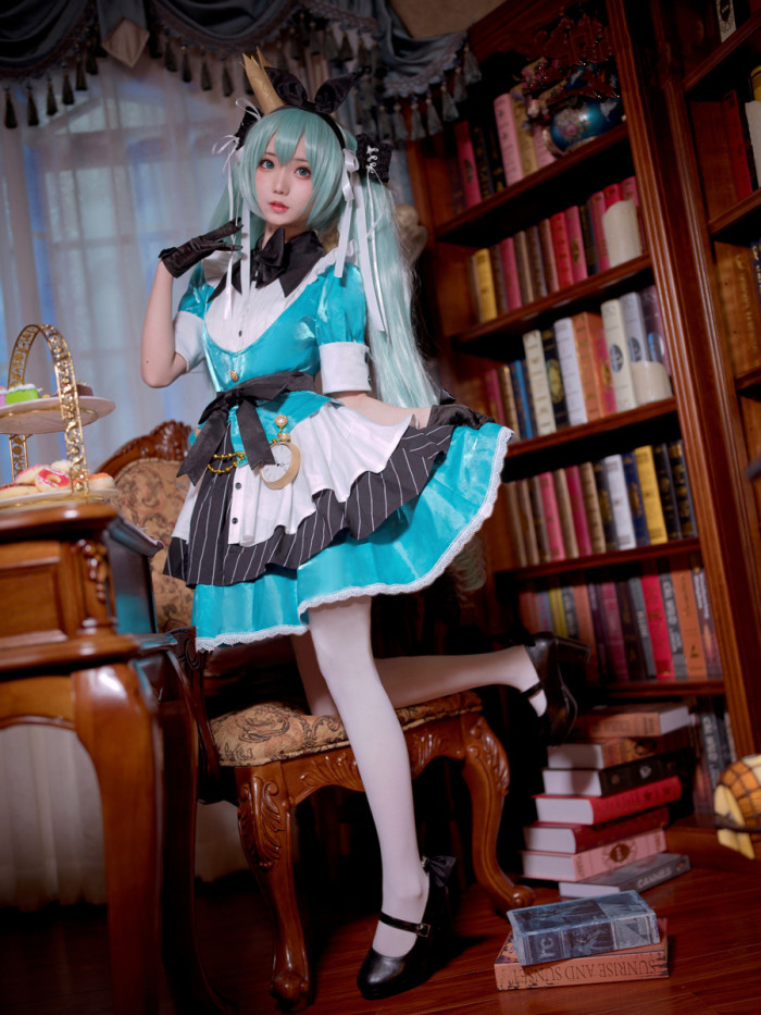 Vocaloid Miku Alice Lolita  Dress Cosplay Costume