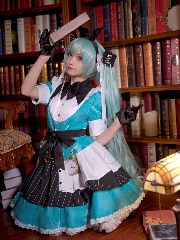 Vocaloid Miku Alice Lolita  Dress Cosplay Costume