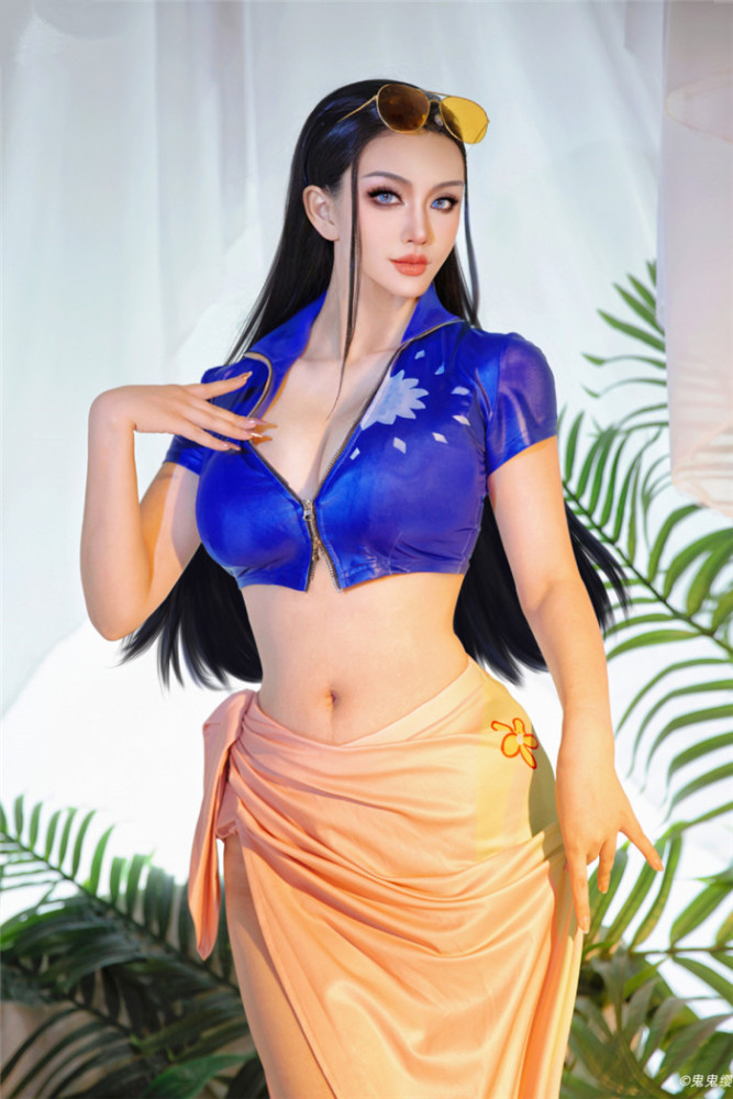 One Piece Nico Robin Cosplay Costume