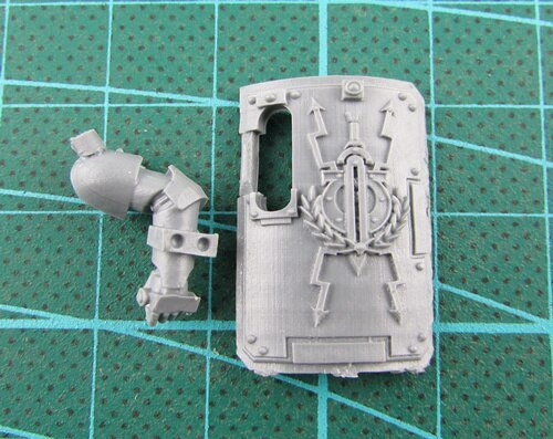 Ultramarines Praetorian Breacher Shields bits - Shield with Arm