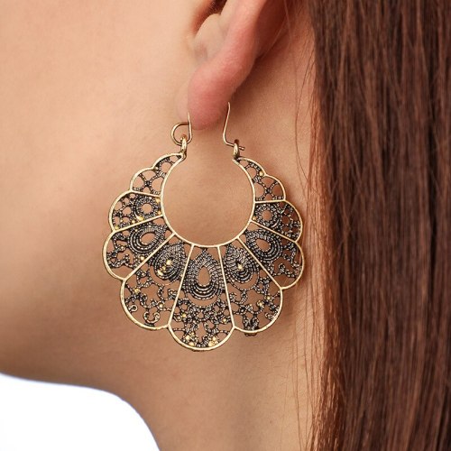 Fashiona ble Simple Spider Web Semicircle Pattern Ladies Earring Earrings
