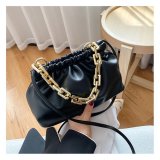 Thick Gold Chains Pleated Baguette Pouch Totes Bag Bags Handbags 1709276405425