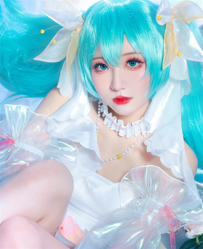 LOOK AT THEEEM ⭐️yowuchan hatsunemiku cosplay miku hatsunemikucosplay