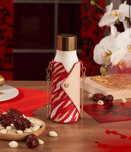 Starbucks 2022 China Red Tiger Stripe 17oz Tumbler with Sleeve