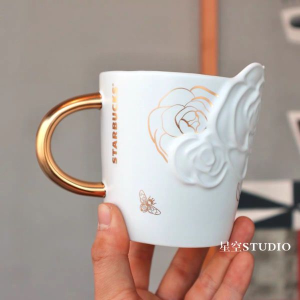 Starbucks 2022 China 3D White Camellia Gold Handle 14oz Mug