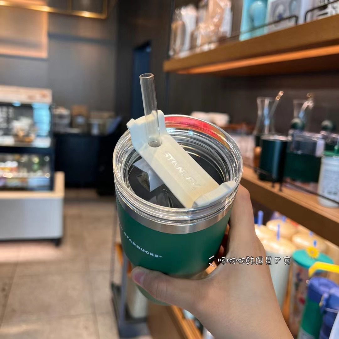 New Korea Starbucks 2022 Green Glass Straw Cup With Bear Bag 503ml