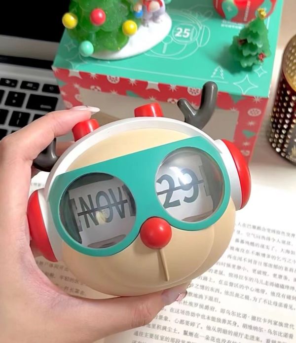 Starbucks 2022 China Christmas Deer Calendar Display Toy