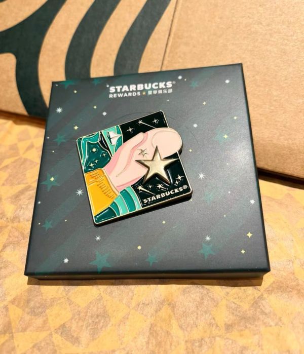 Starbucks 2022 China Gold Star In hand Pin with Gift box